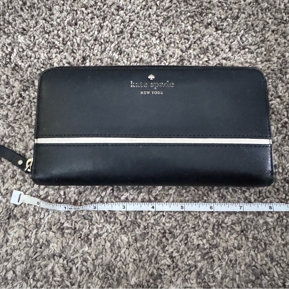 Kate Spade black and white zip around wallet - Picture 8 of 10